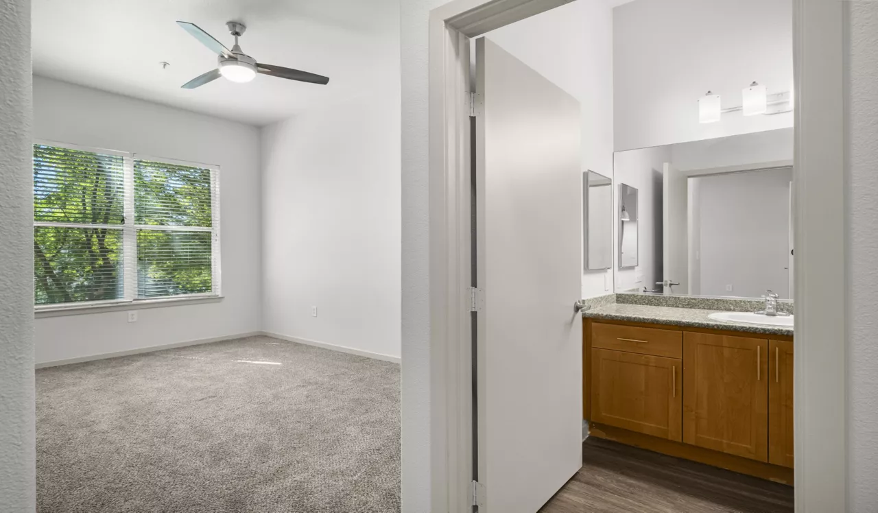Lofts at 7100 - Las Vegas, NV - Bathroom