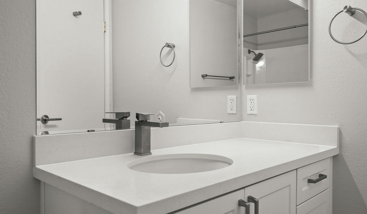 Mariners Cove Apartments - San Diego, CA - bathroom