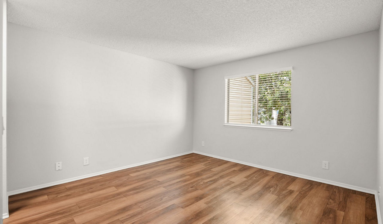 Mariners Cove Apartments - San Diego, CA - bedroom