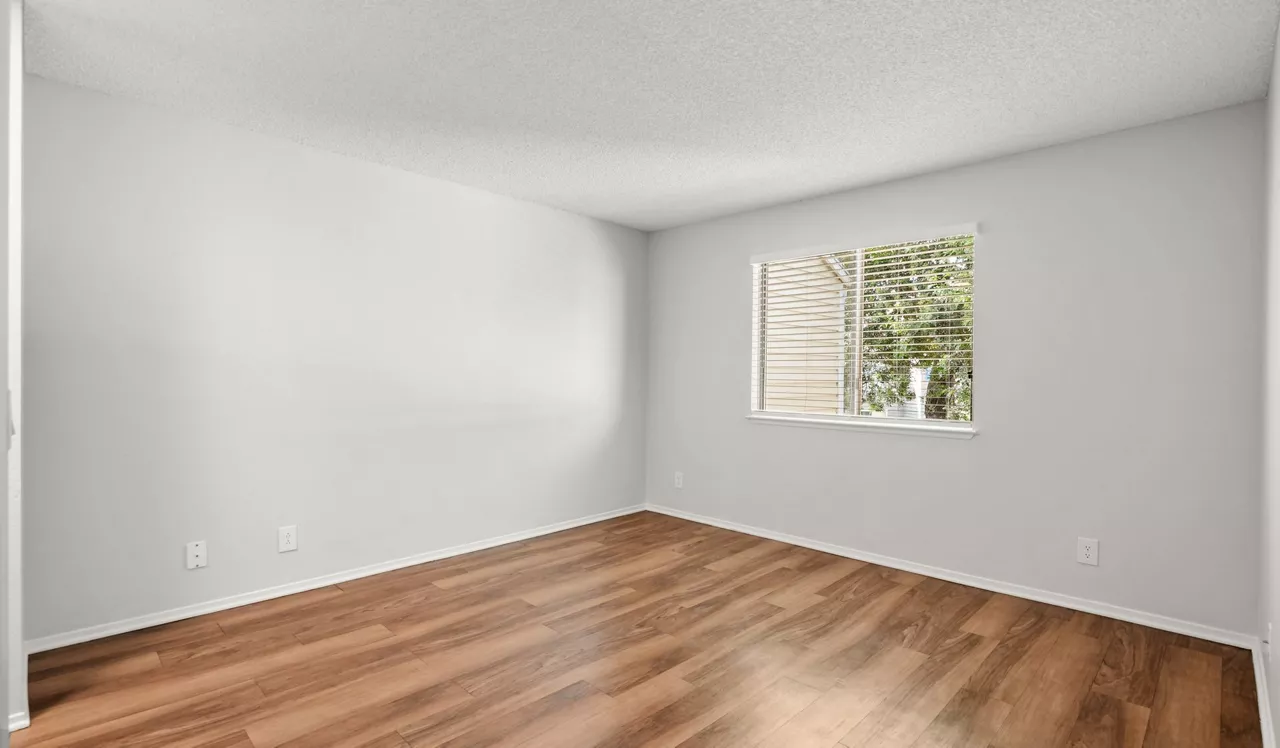 Mariners Cove Apartments - San Diego, CA - bedroom