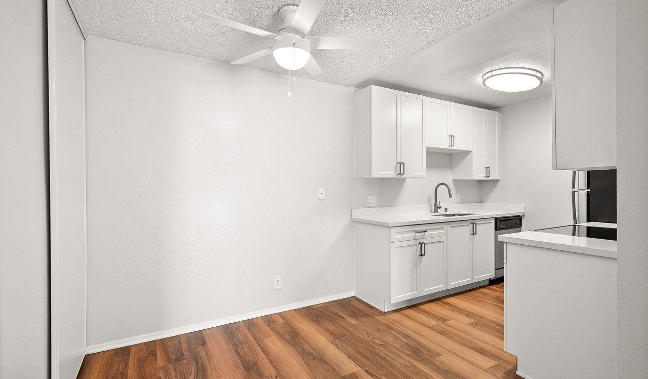 Mariners Cove Apartments - San Diego, CA - Kitchen