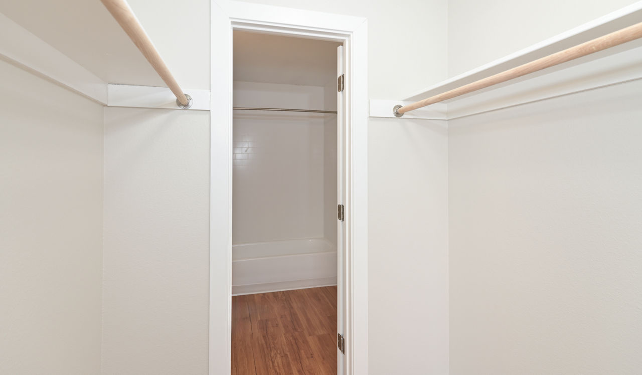 Meadow Creek - Boulder, CO - Closet