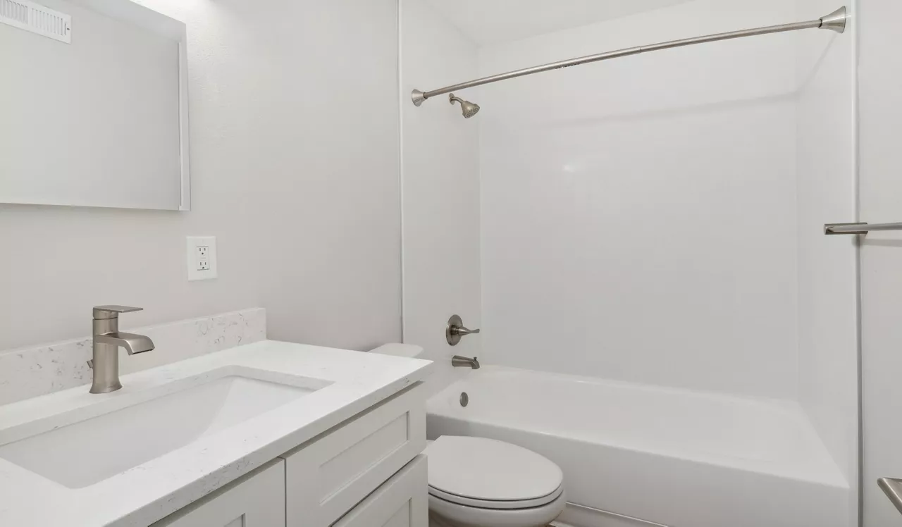 Meadow Creek Apartments - Boulder, CO - Bathroom