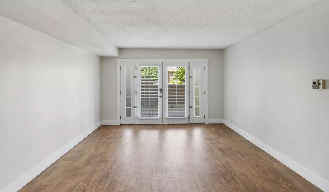 Meadow Creek Apartments - Boulder, CO - Living Space