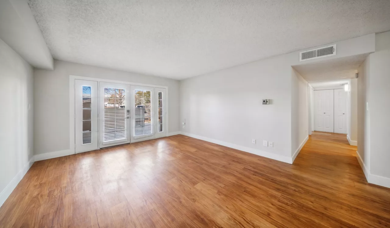 Meadow Creek - Boulder, CO - Living room