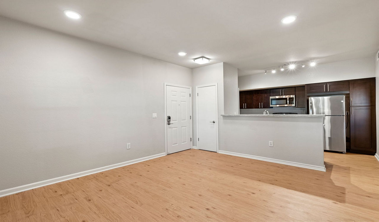 Monterey Grove Apartments - San Jose, CA - living room