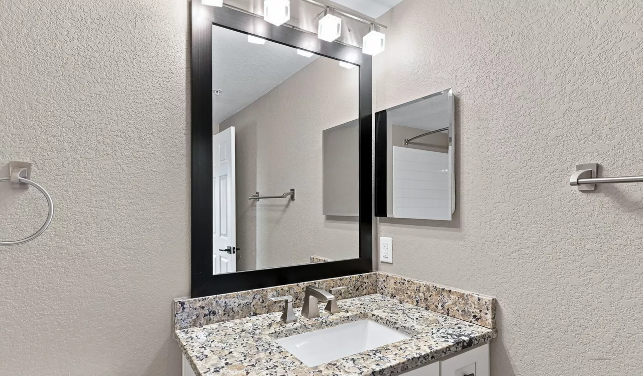 Oak Trail at Cherry Creek - Denver, CO - Bathroom
