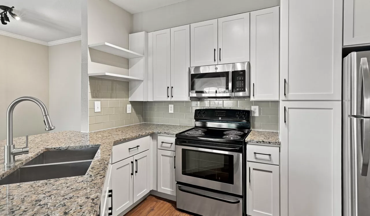 Oak Trail at Cherry Creek - Denver, CO - Kitchen