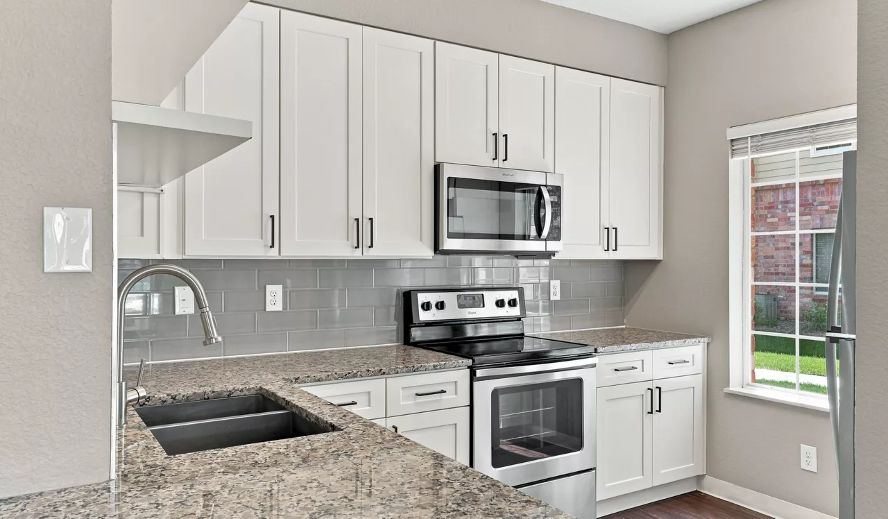 Oak Trail at Cherry Creek - Denver, CO - Kitchen