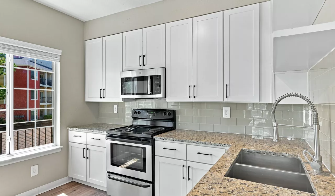 Oak Trail at Cherry Creek - Denver, CO - Kitchen