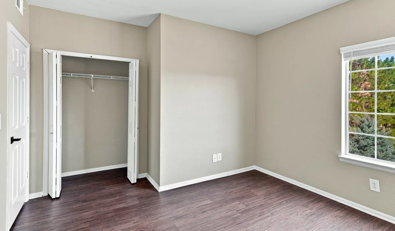 Oak Trail at Cherry Creek - Denver, CO - Bedroom