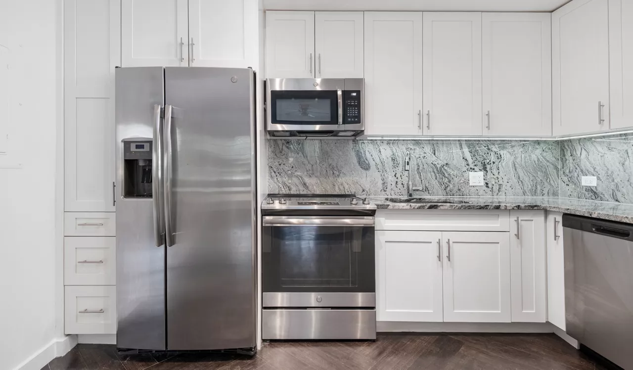 Oceanside Lantana - Lantana, FL - Kitchen