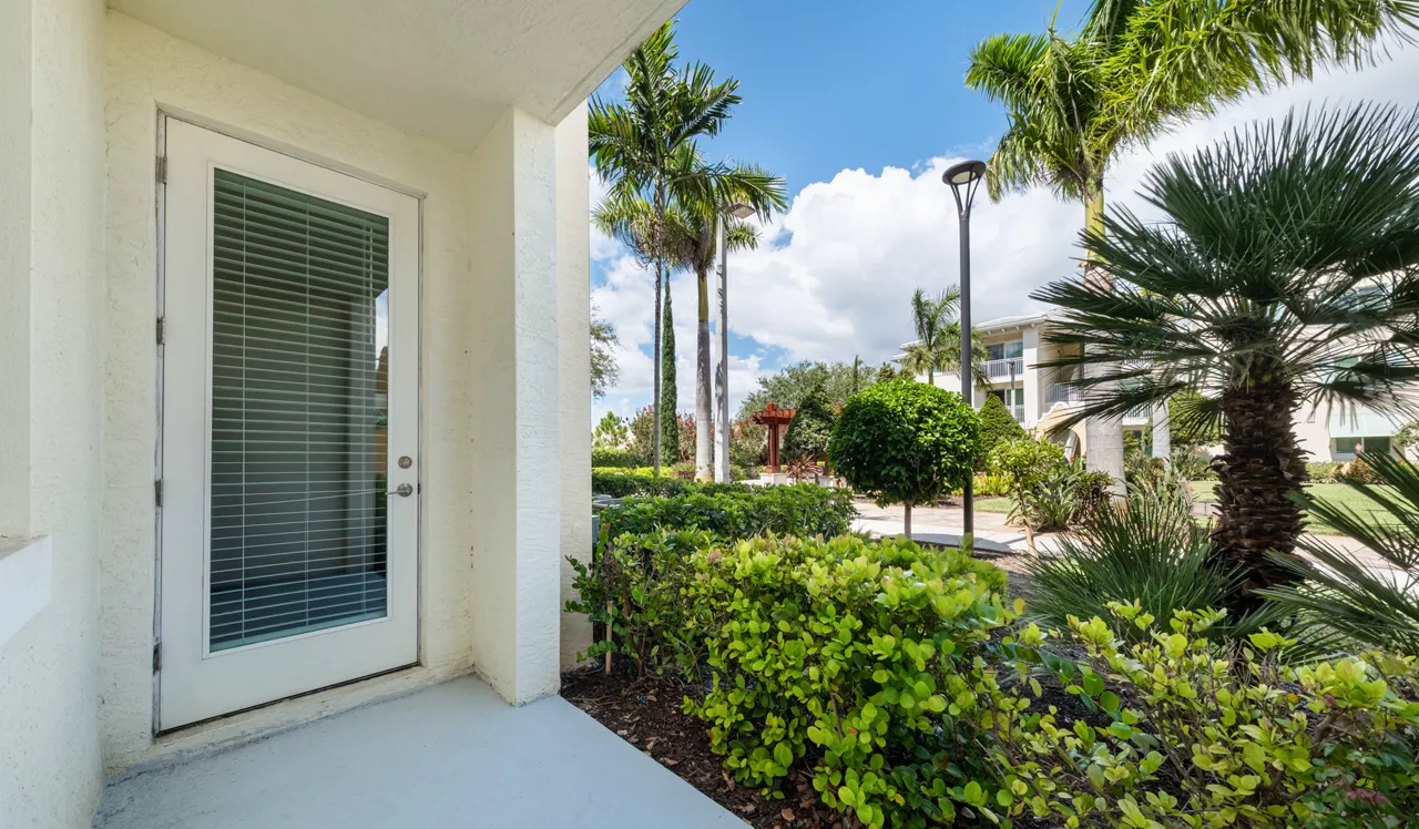 Oceanside Lantana - Lantana, FL - Patio