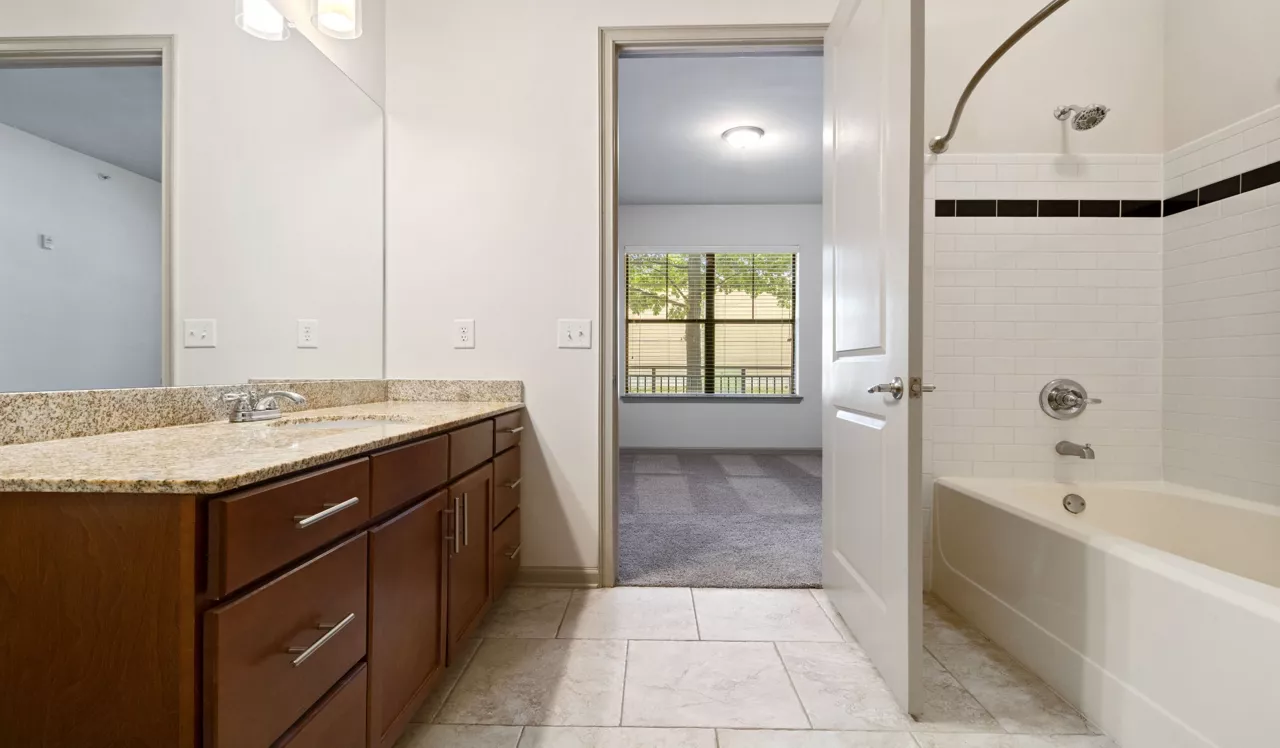 Overton Rise - Atlanta, GA - Bathroom