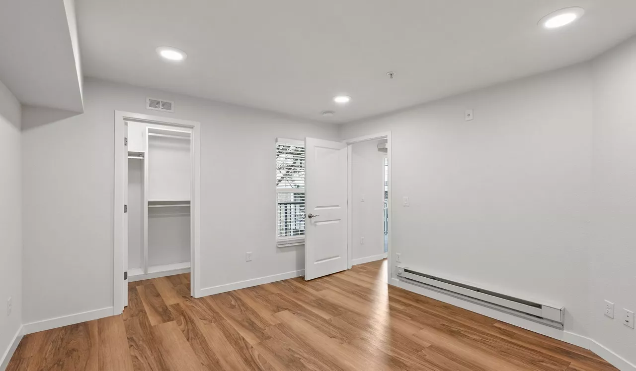 Pacific Bay Vistas - San Bruno, CA - bedroom
