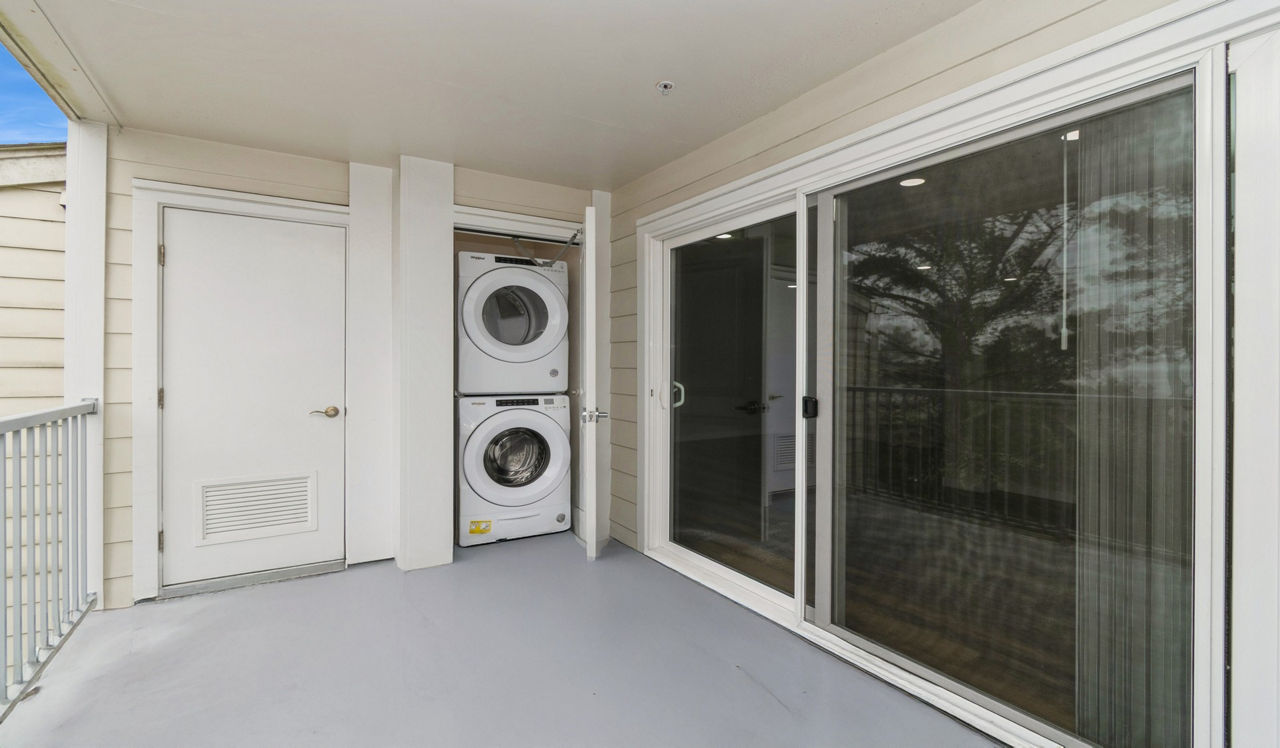 Pacific Bay Vistas - San Bruno, CA - laundry