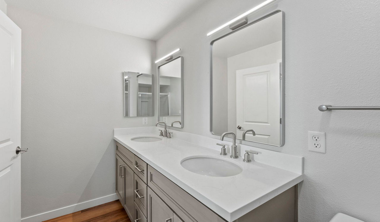 Pacific Bay Vistas - San Bruno, CA - Bathroom