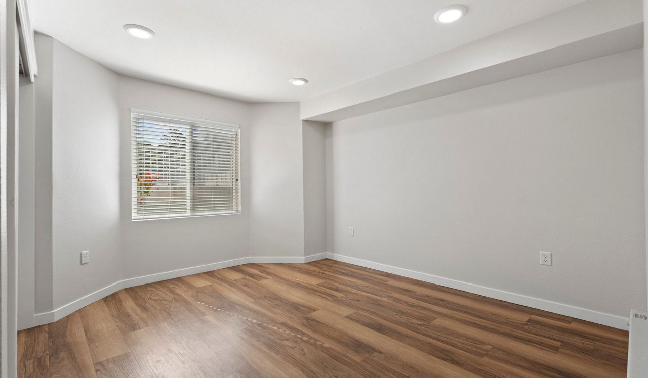 Pacific Bay Vistas - San Bruno, CA - bedroom