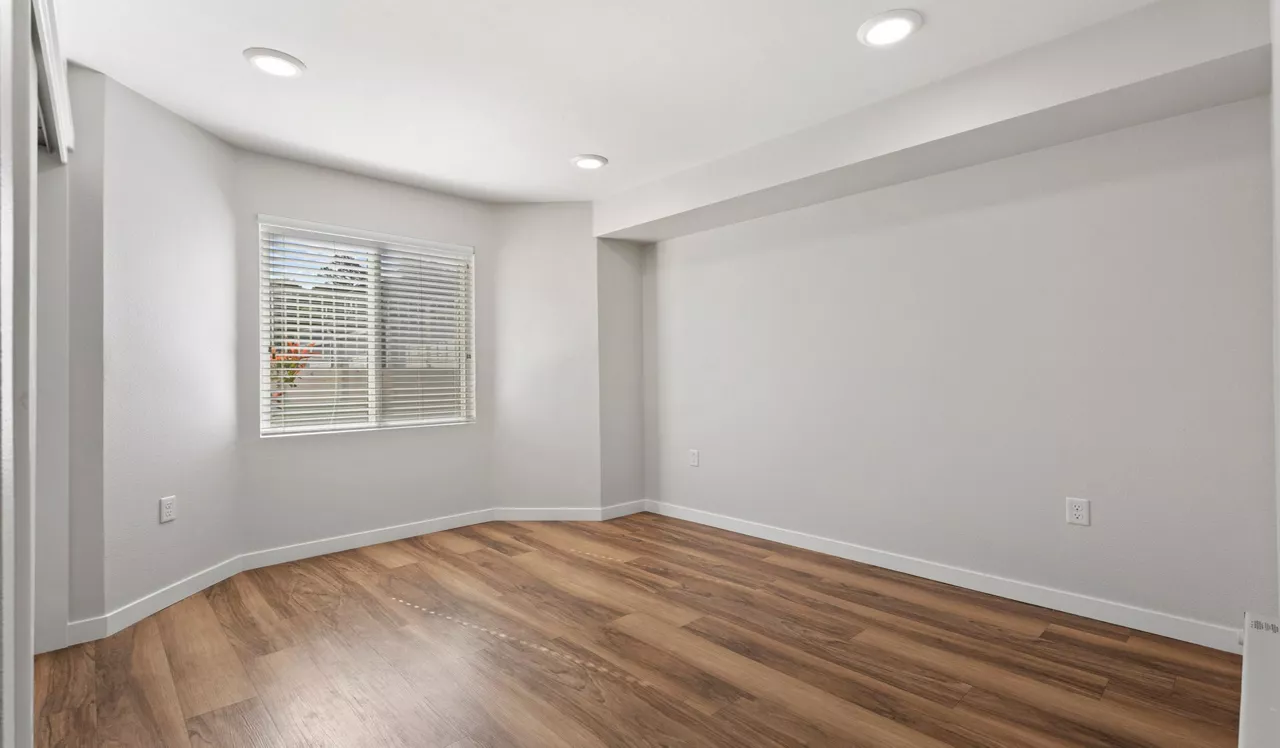Pacific Bay Vistas - San Bruno, CA - bedroom