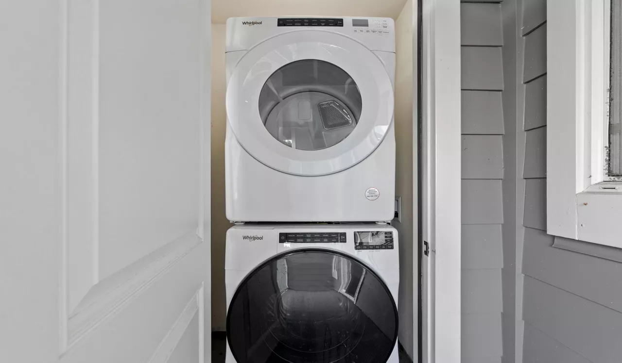 Pacific Bay Vistas - San Bruno, CA - laundry