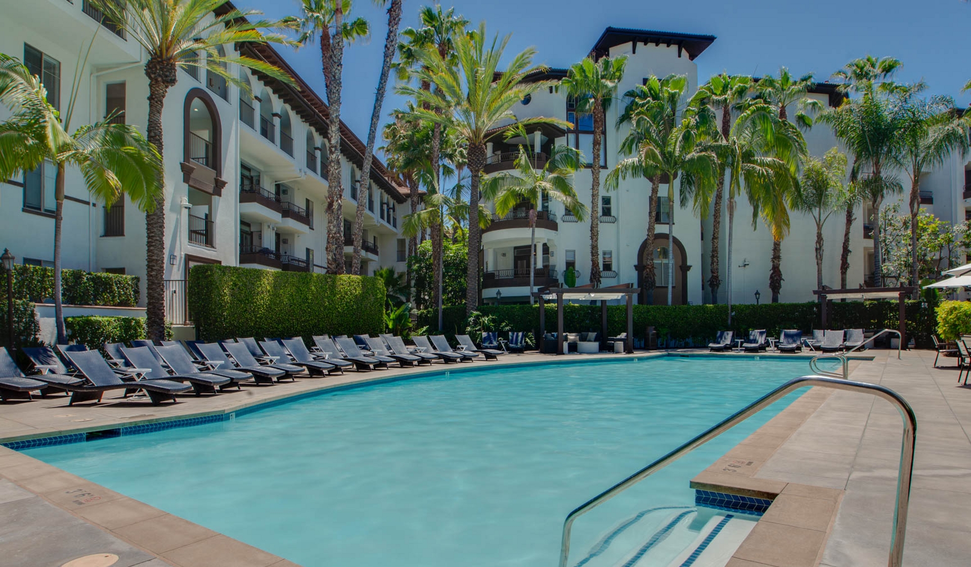 Palazzo East – Los Angeles, CA – Pool