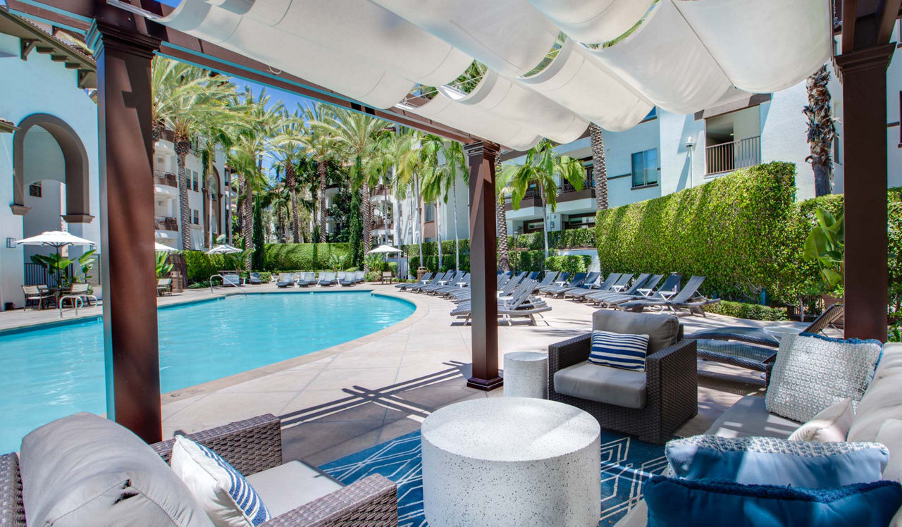Palazzo East - Los Angeles, CA - Pool
