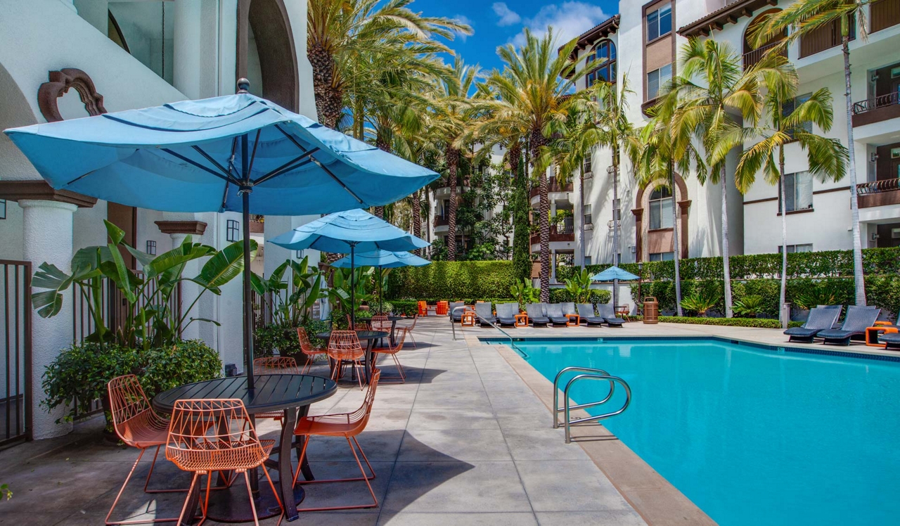 Palazzo East – Los Angeles, CA – Pool