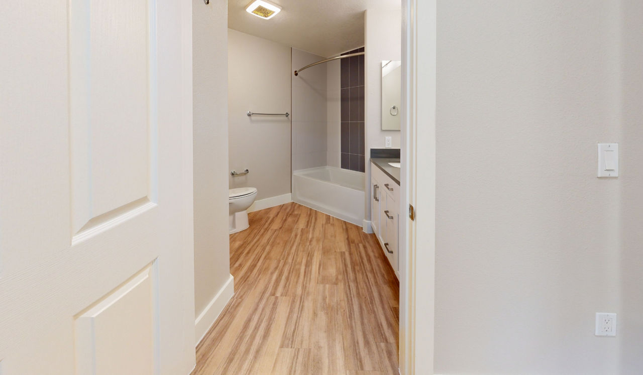 Palazzo West - Los Angeles, CA - Bathroom