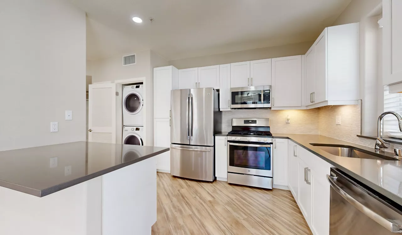 Palazzo West - Los Angeles, CA - Kitchen