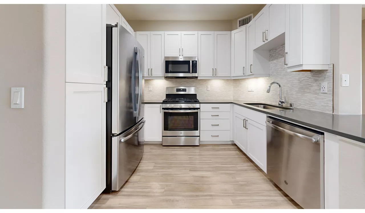 Palazzo West - Los Angeles, CA - Kitchen