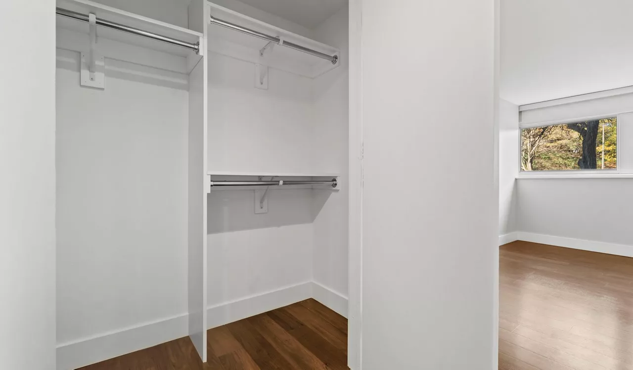 Park Towne Place - Philadelphia, PA - Closet