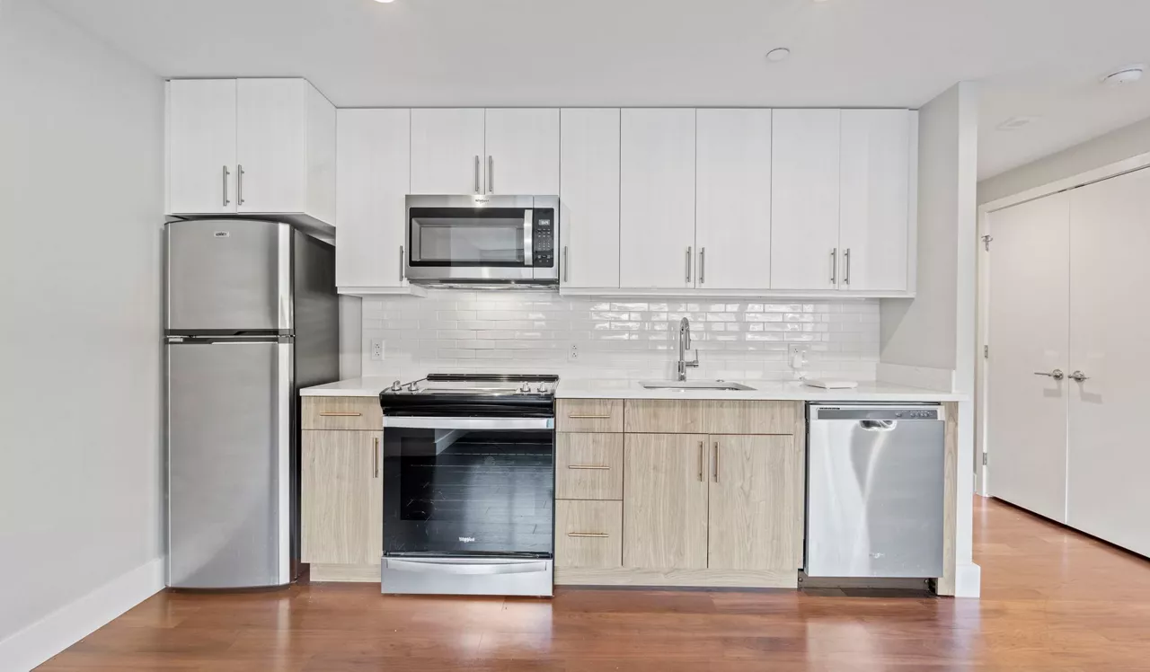 Park Towne Place - Philadelphia, PA - Kitchen