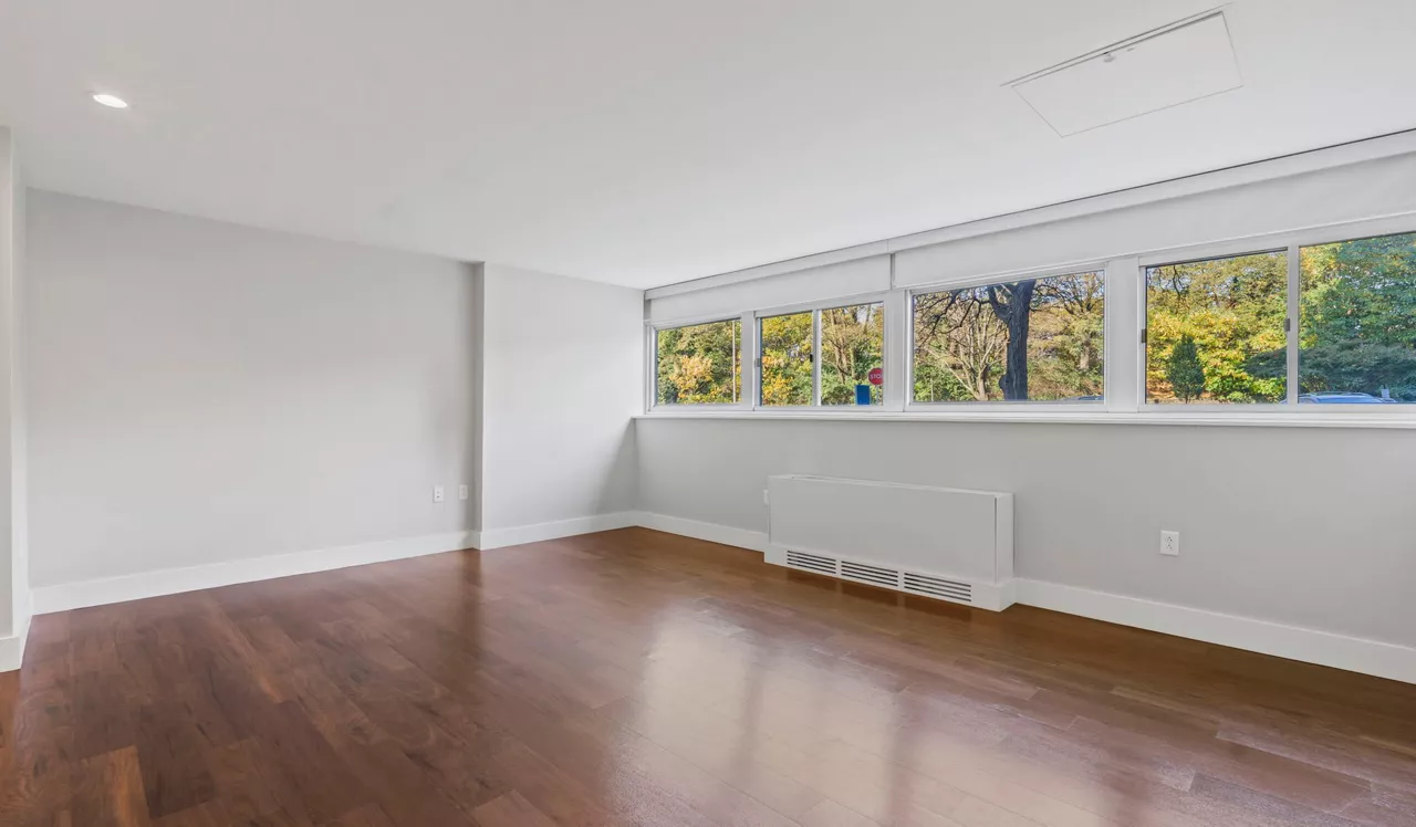 Park Towne Place - Philadelphia, PA - Living Room