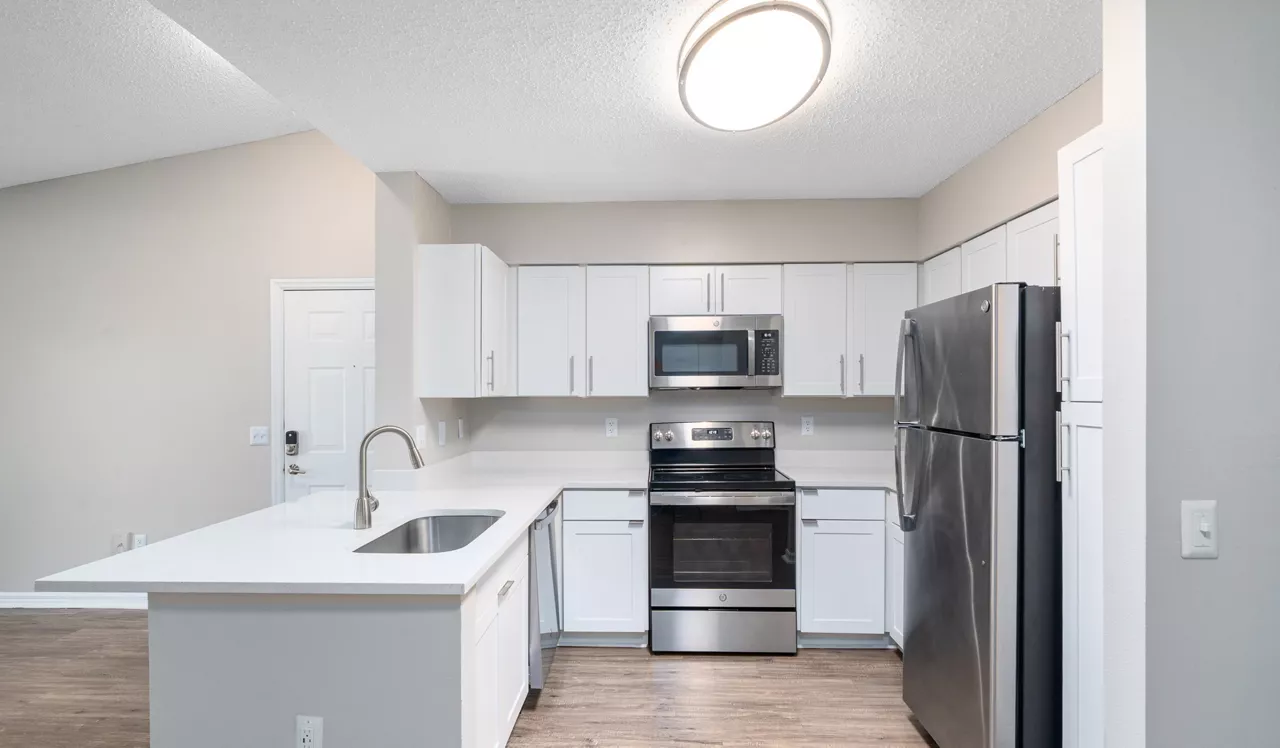 Pine Lakes Preserve - St. Lucie, FL - kitchen