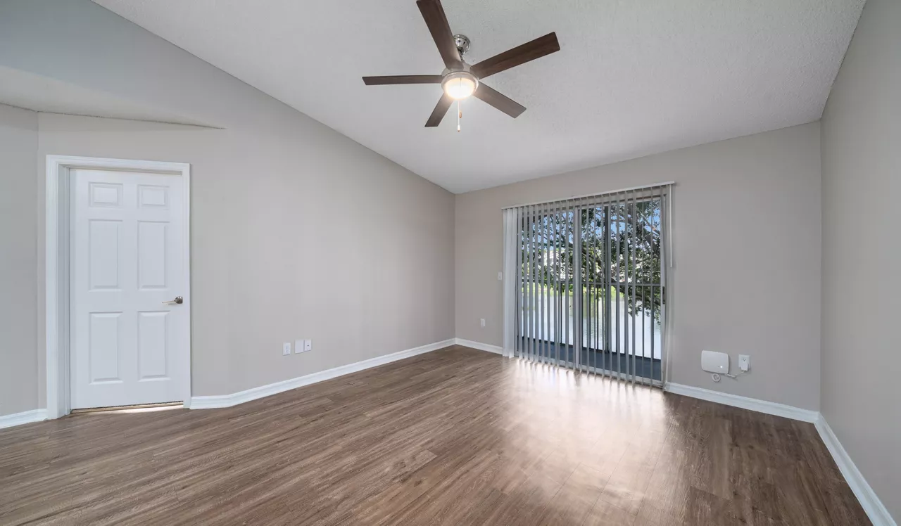 Pine Lakes Preserve - St. Lucie, FL - Living Room