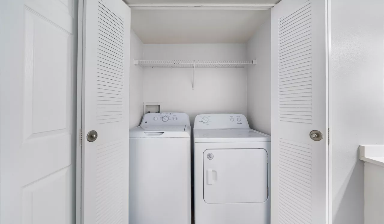 Pine Lakes Preserve - St. Lucie, FL - Laundry