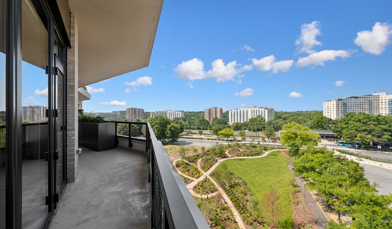 Ravel and Royale - Bethesda, MD - Balcony