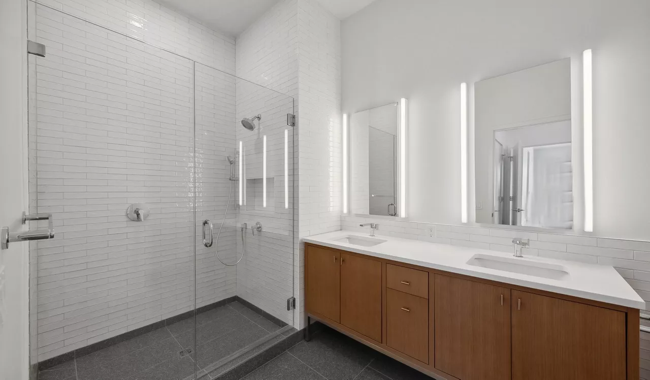 Ravel and Royale - Bethesda, MD - Bathroom