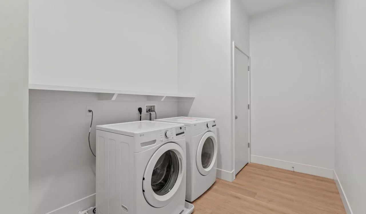 Ravel and Royale - Bethesda, MD - Laundry