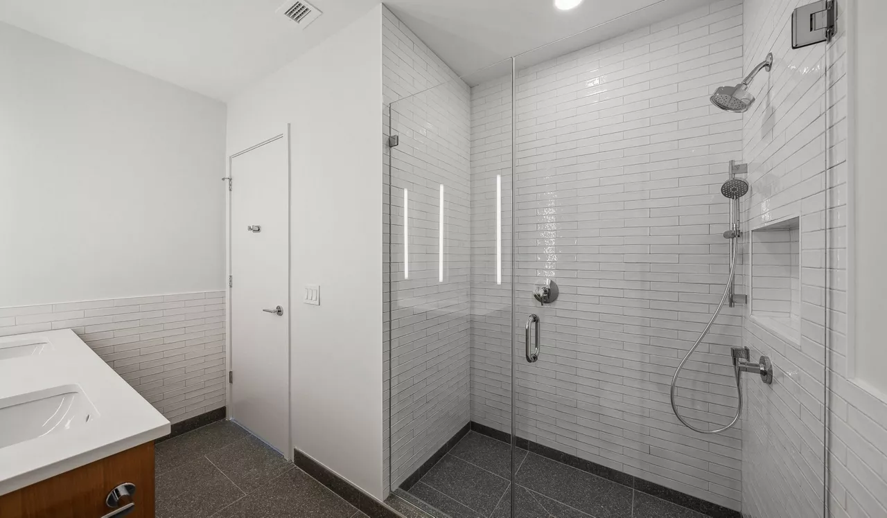 Ravel and Royale - Bethesda, MD - Bathroom