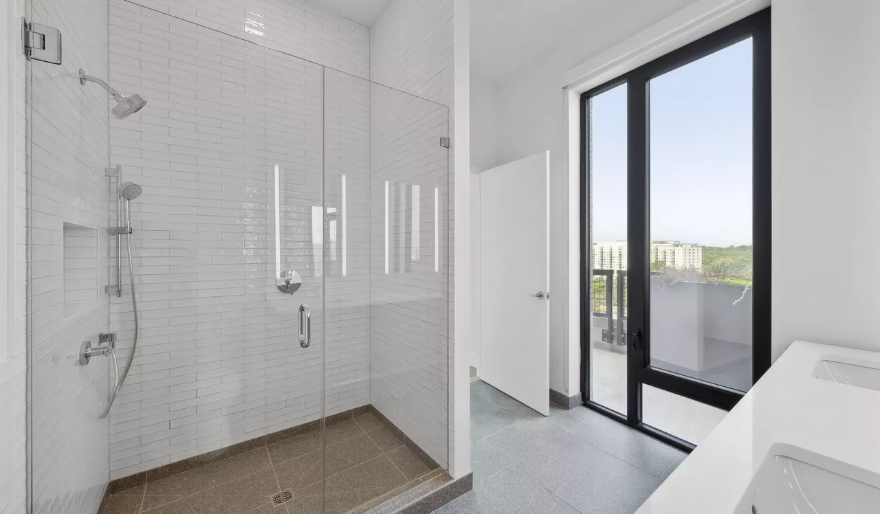 Ravel and Royale - Bethesda, MD - Bathroom