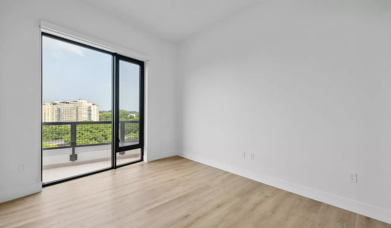 Ravel and Royale - Bethesda, MD - Bedroom