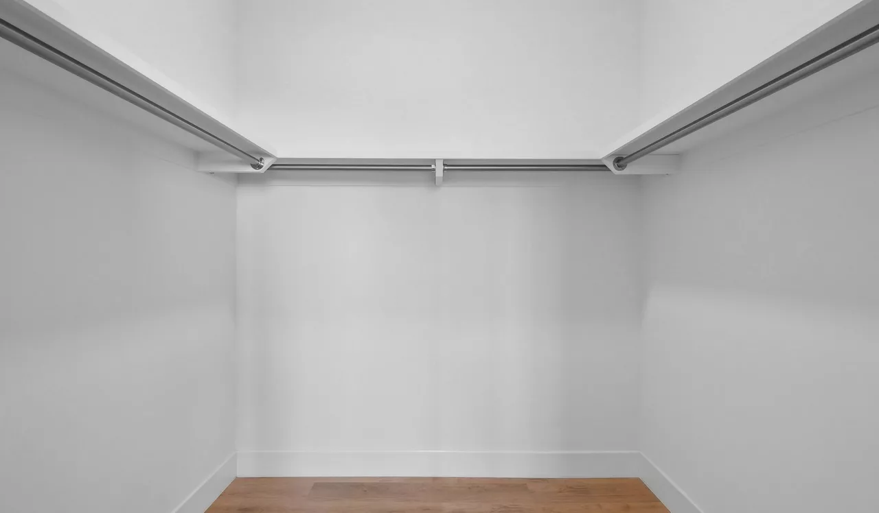 Ravel and Royale - Bethesda, MD - Closet