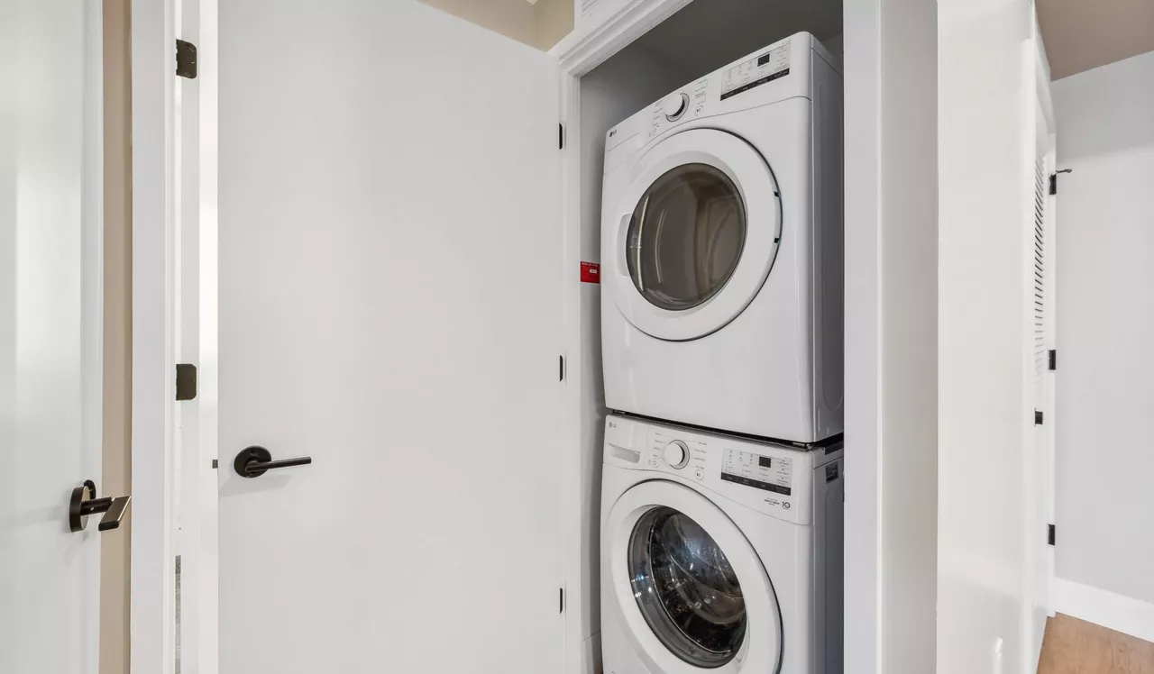 Ravel and Royale - Bethesda, MD - Laundry