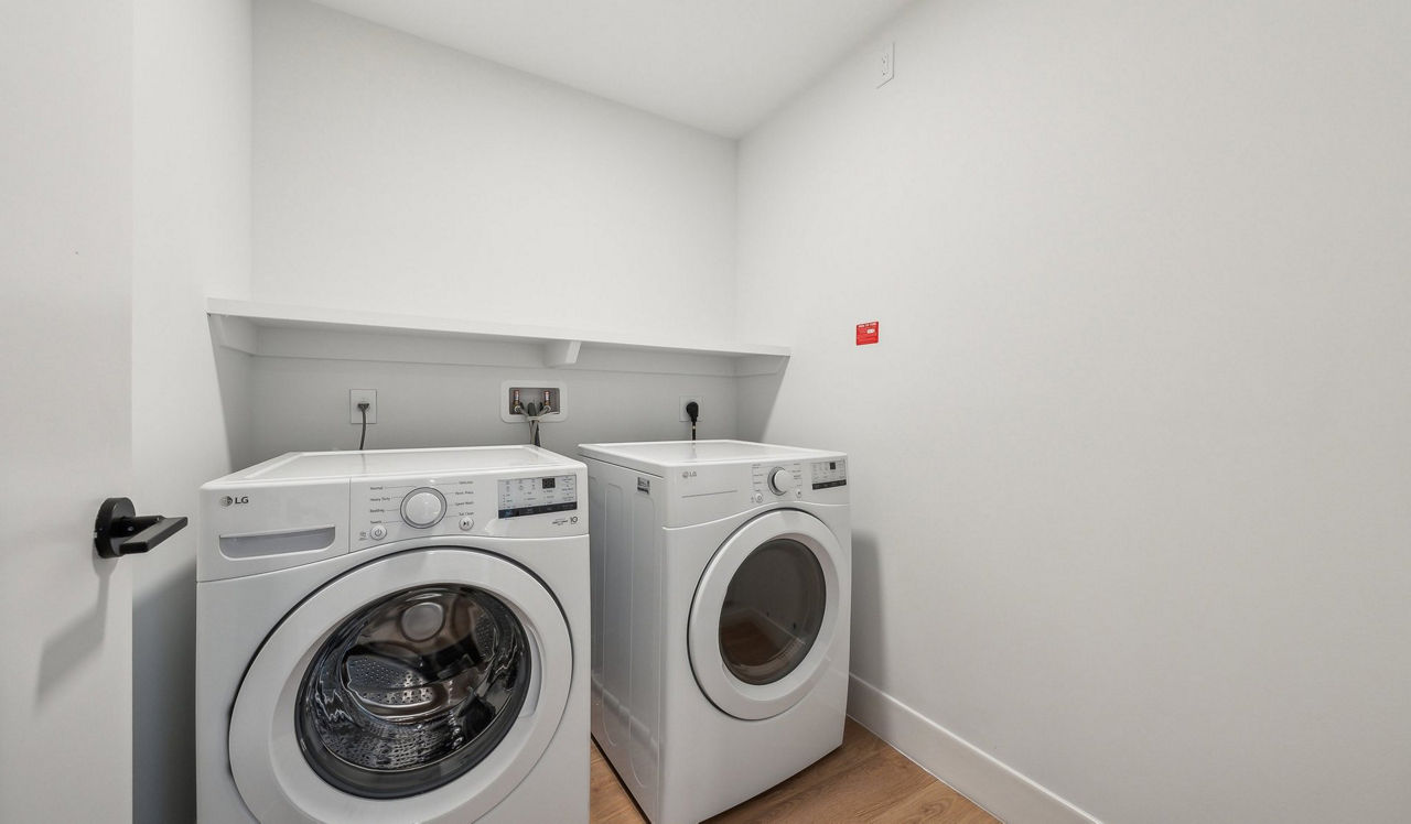 Ravel and Royale - Bethesda, MD - laundry