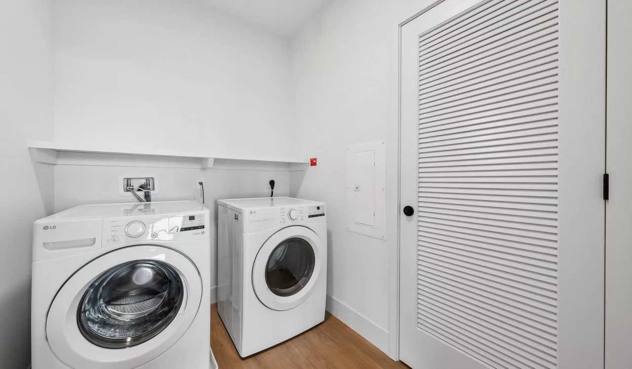 Ravel and Royale - Bethesda, MD - laundry
