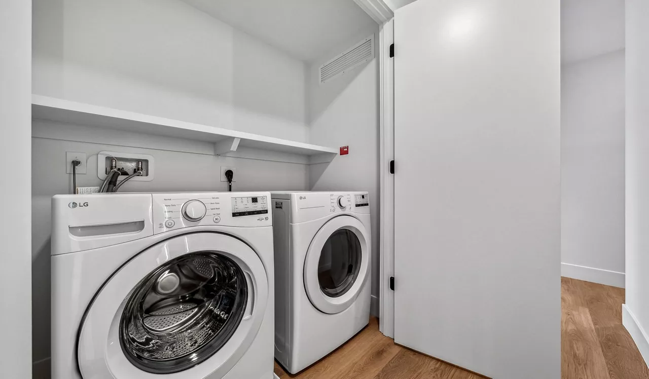 Ravel and Royale - Bethesda, MD - laundry