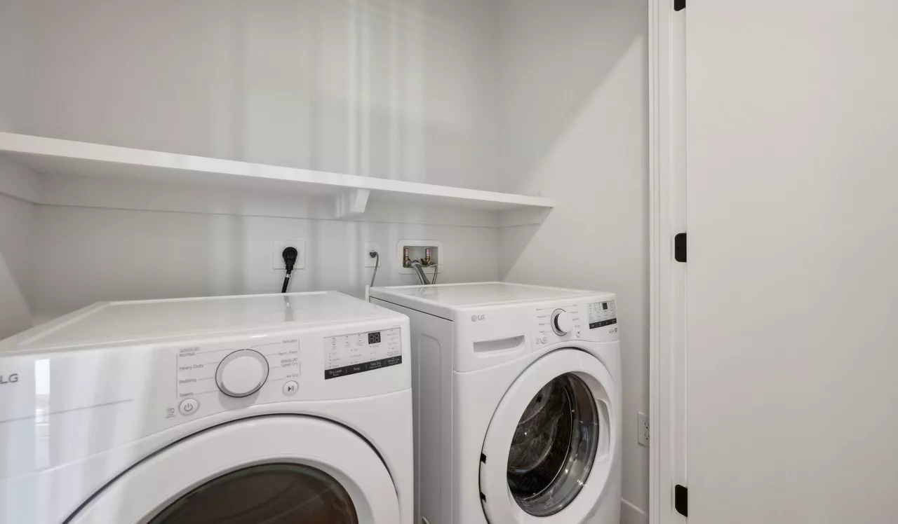 Ravel and Royale - Bethesda, MD - laundry