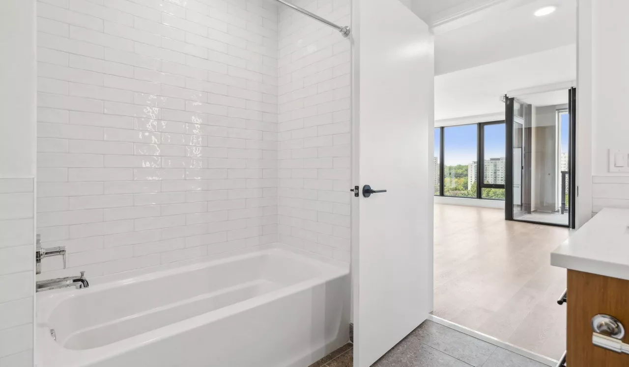 Ravel and Royale - Bethesda, MD - bathroom