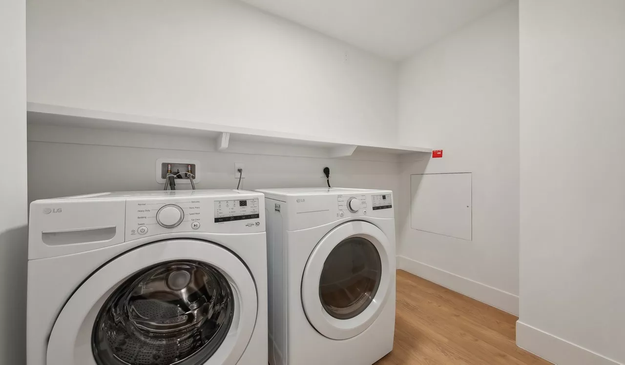 Ravel and Royale - Bethesda, MD - laundry
